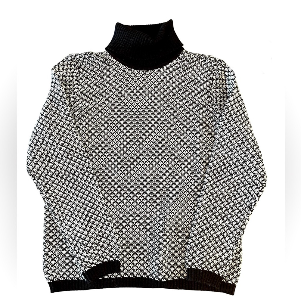 Turtleneck sweater black & white Size M